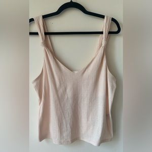 Ribbed tank top with knots on straps